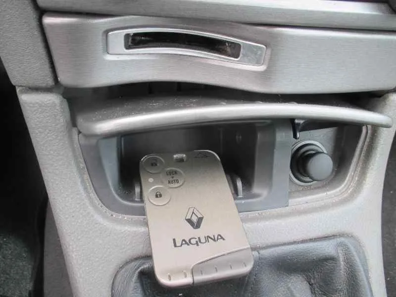 RENAULT LAGUNA II (BG0) '2002 AUTHENTIQUE PLATA