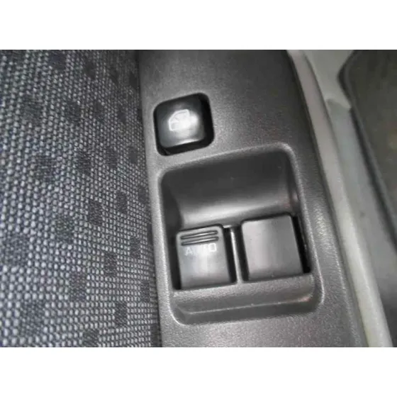 NISSAN PRIMERA BERLINA (P11) '2002 BASICO GRIS
