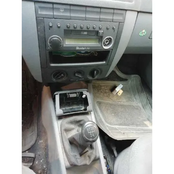 SKODA FABIA (6Y2/6Y3) '2001 ATTRACTIVE GRIS