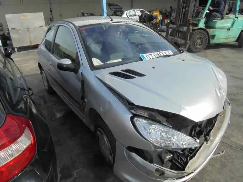 PEUGEOT 206 BERLINA '2003 XN PLATA