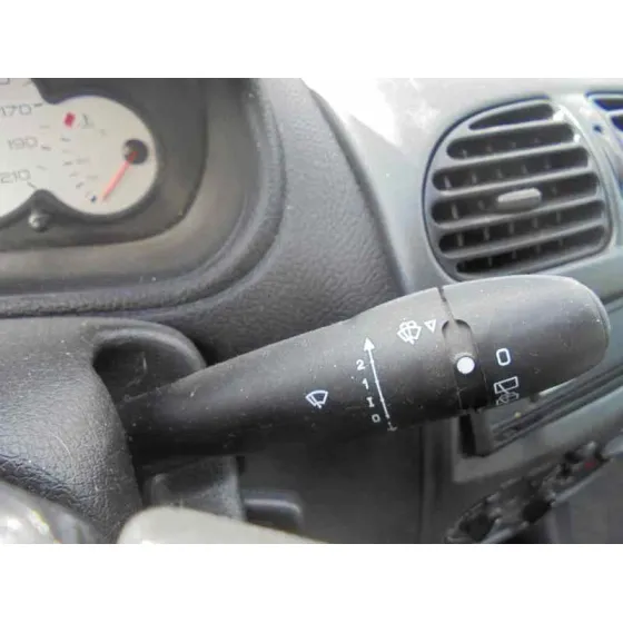 PEUGEOT 206 BERLINA '2003 XN PLATA