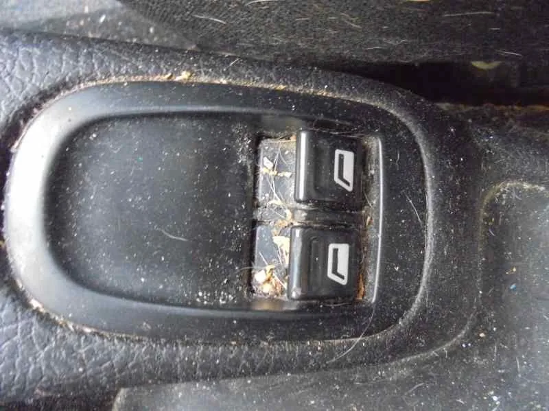 PEUGEOT 206 BERLINA '2003 XN PLATA