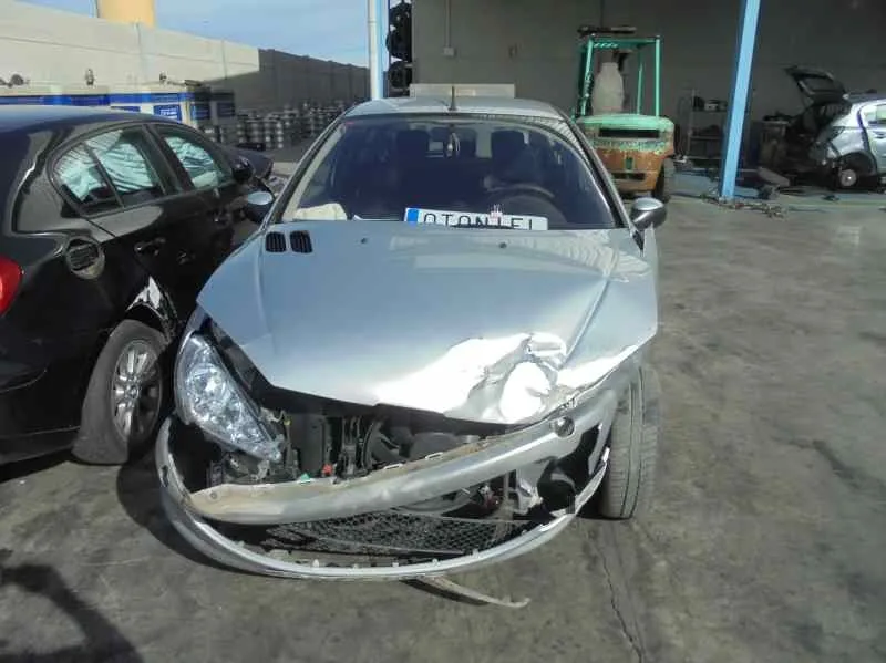 PEUGEOT 206 BERLINA '2003 XN PLATA