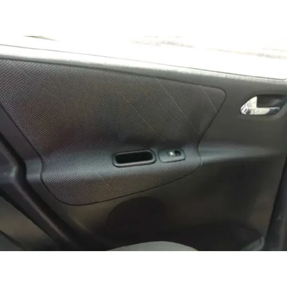 PEUGEOT 207 '2007 1.6 16V HDI ROJO