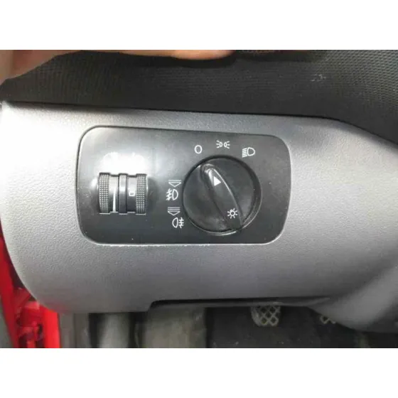 SEAT LEON (1M1) 2002 STELLA ROJO