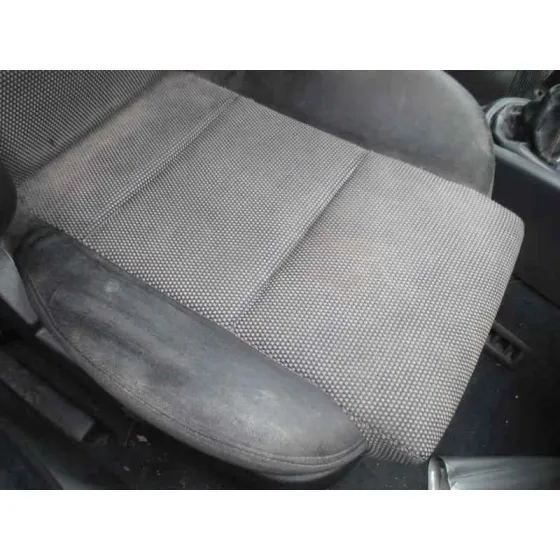 SEAT LEON (1M1) 2002 STELLA ROJO