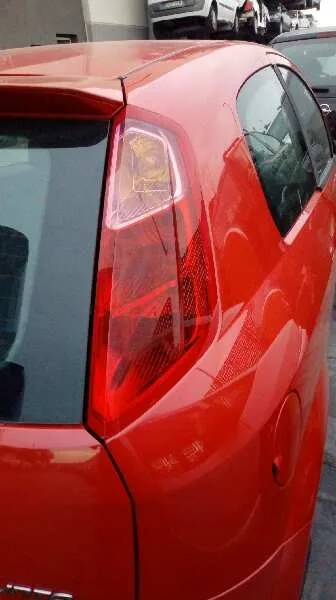 FIAT GRANDE PUNTO (199) FIAT GRANDE PUNTO (199) '2007 1.9 MULTIJET SPORT (01.2007->) ROJO 2007