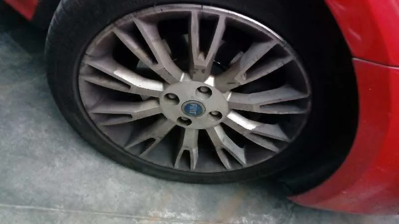 FIAT GRANDE PUNTO (199) FIAT GRANDE PUNTO (199) '2007 1.9 MULTIJET SPORT (01.2007->) ROJO 2007
