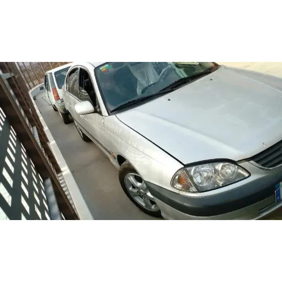 TOYOTA AVENSIS BERLINA (T 22) '2000 1.8 SOL (4-PTAS.) GRIS