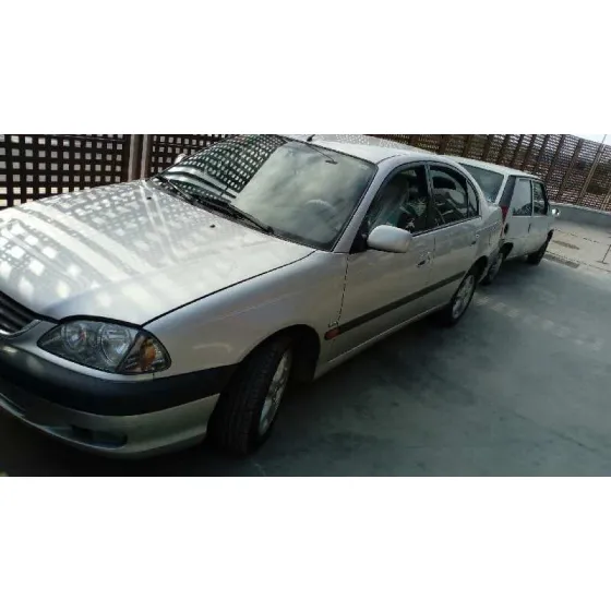 TOYOTA AVENSIS BERLINA (T 22) '2000 1.8 SOL (4-PTAS.) GRIS