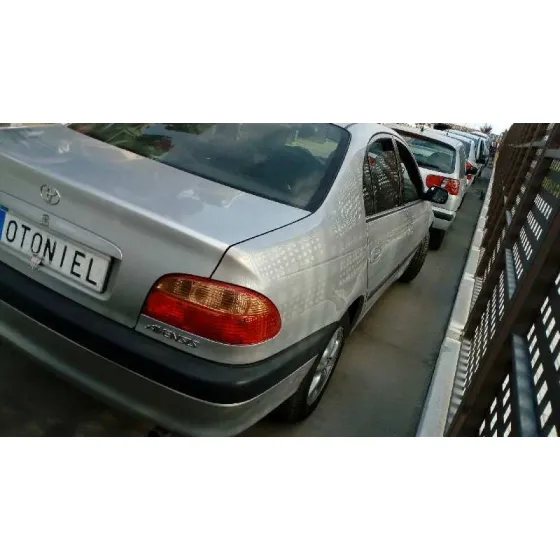 TOYOTA AVENSIS BERLINA (T 22) '2000 1.8 SOL (4-PTAS.) GRIS