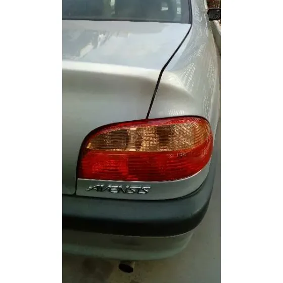 TOYOTA AVENSIS BERLINA (T 22) '2000 1.8 SOL (4-PTAS.) GRIS