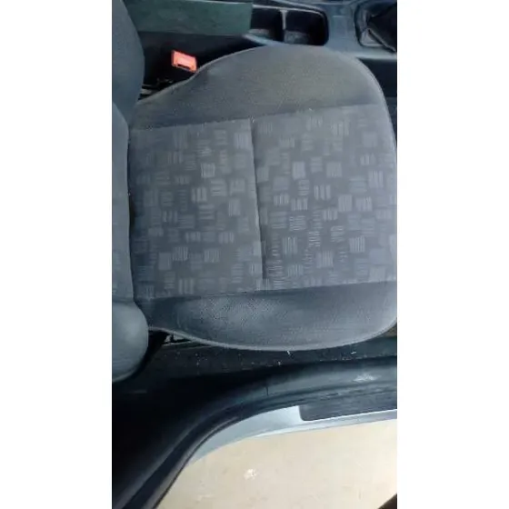 TOYOTA AVENSIS BERLINA (T 22) '2000 1.8 SOL (4-PTAS.) GRIS