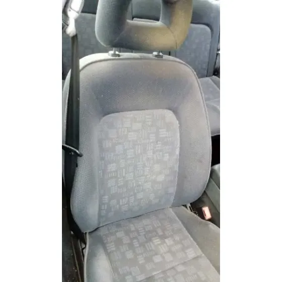 TOYOTA AVENSIS BERLINA (T 22) '2000 1.8 SOL (4-PTAS.) GRIS