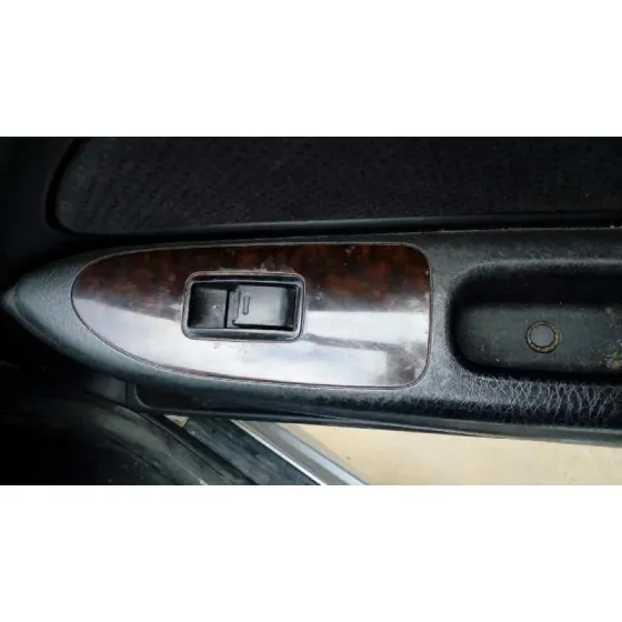 TOYOTA AVENSIS BERLINA (T 22) '2000 1.8 SOL (4-PTAS.) GRIS