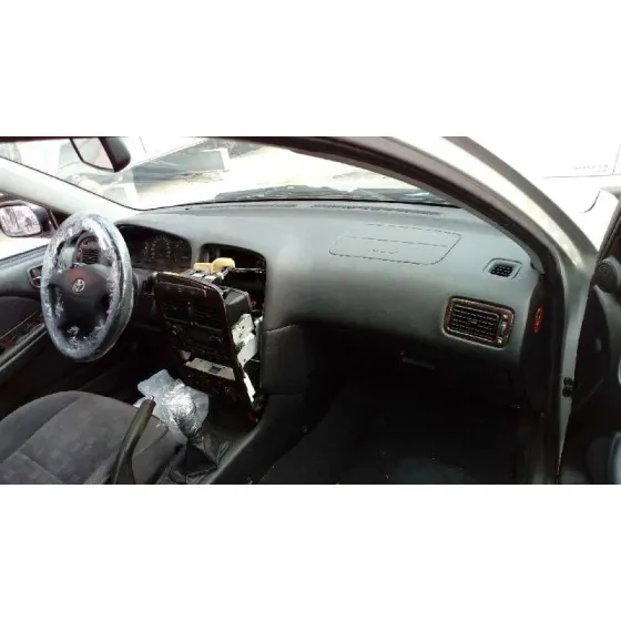 TOYOTA AVENSIS BERLINA (T 22) '2000 1.8 SOL (4-PTAS.) GRIS