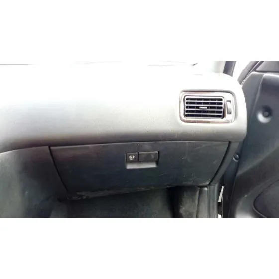 TOYOTA AVENSIS BERLINA (T 22) '2000 1.8 SOL (4-PTAS.) GRIS