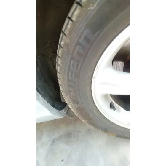 TOYOTA AVENSIS BERLINA (T 22) '2000 1.8 SOL (4-PTAS.) GRIS
