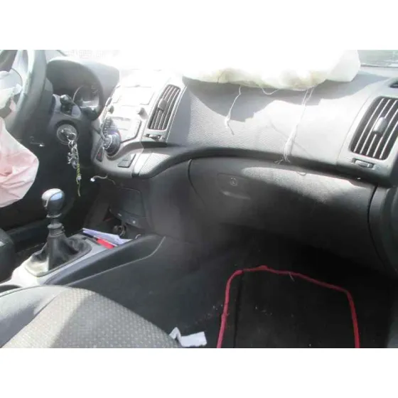 HYUNDAI I30 '2008 CLASSIC NEGRO