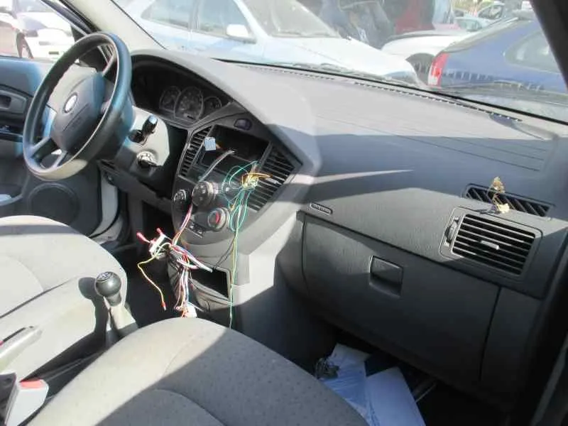 KIA CARENS '2003 2.0 CRDI EX MONOVOLUMEN BLANCO