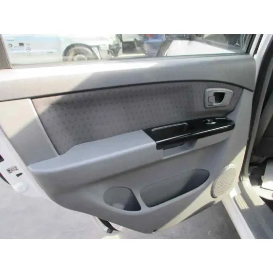KIA CARENS '2003 2.0 CRDI EX MONOVOLUMEN BLANCO