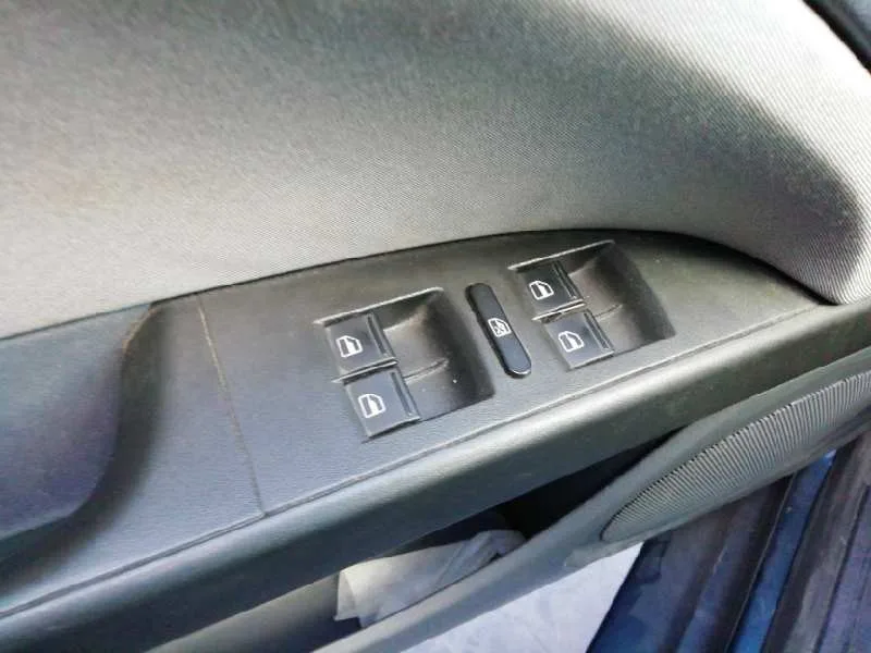 SEAT LEON (1P1) SEAT LEON (1P1) '2008 STYLANCE / STYLE AZUL OSCURO 2005