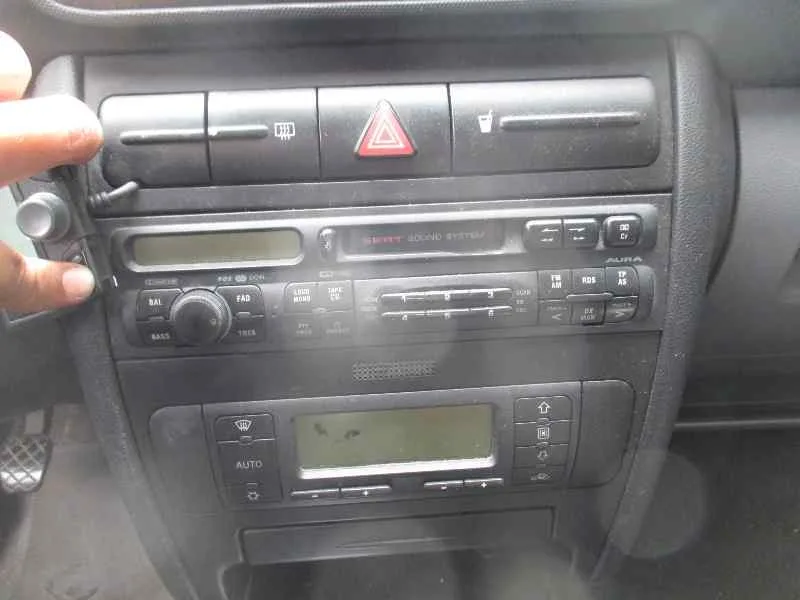 SEAT LEON (1M1) SEAT LEON (1M1) '2000 SIGNO PLATA 1999