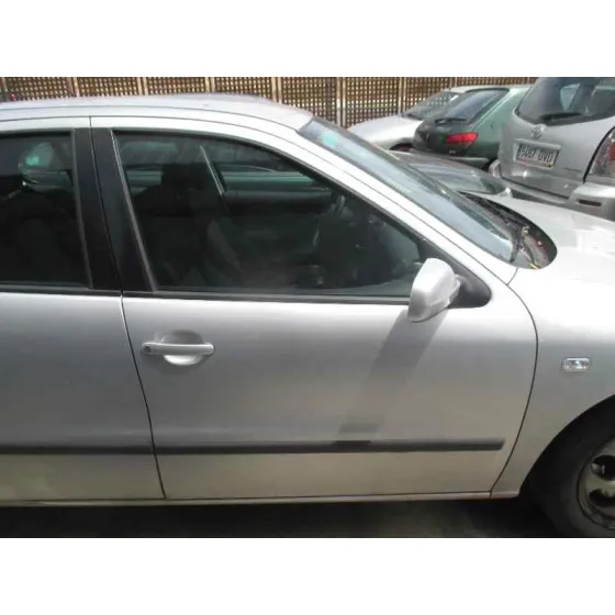 SEAT LEON (1M1) '2000 SIGNO PLATA