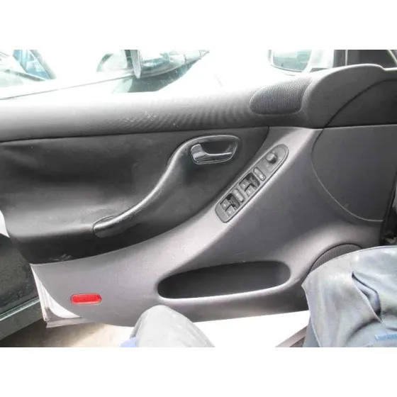 SEAT LEON (1M1) '2000 SIGNO PLATA