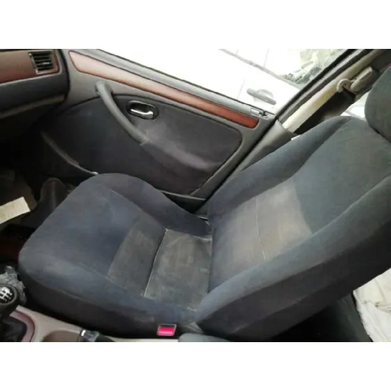 MG ROVER SERIE 45 (RT) '2004 1.6 16V CAT BLANCO