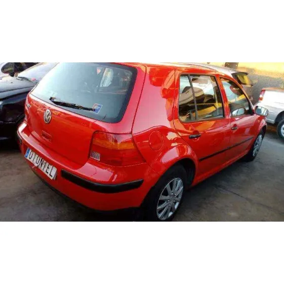 VOLKSWAGEN GOLF IV BERLINA (1J1) '1998 BASICO ROJO