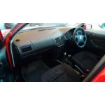 VOLKSWAGEN GOLF IV BERLINA (1J1) '1998 BASICO ROJO