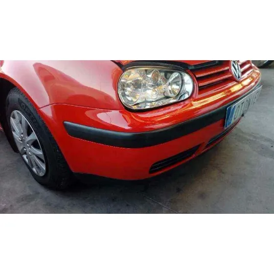 VOLKSWAGEN GOLF IV BERLINA (1J1) '1998 BASICO ROJO