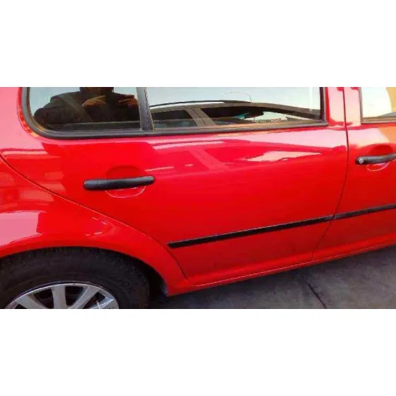 VOLKSWAGEN GOLF IV BERLINA (1J1) '1998 BASICO ROJO