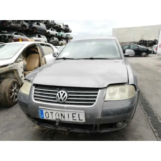 VOLKSWAGEN PASSAT BERLINA (3B3) '2004 * NEGRO