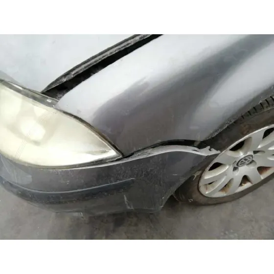 VOLKSWAGEN PASSAT BERLINA (3B3) '2004 * NEGRO