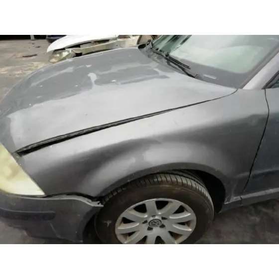 VOLKSWAGEN PASSAT BERLINA (3B3) '2004 * NEGRO