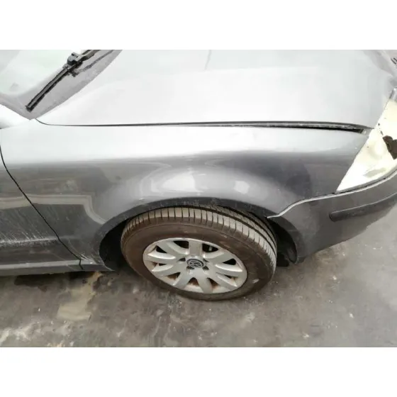 VOLKSWAGEN PASSAT BERLINA (3B3) '2004 * NEGRO