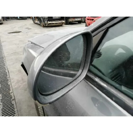VOLKSWAGEN PASSAT BERLINA (3B3) '2004 * NEGRO