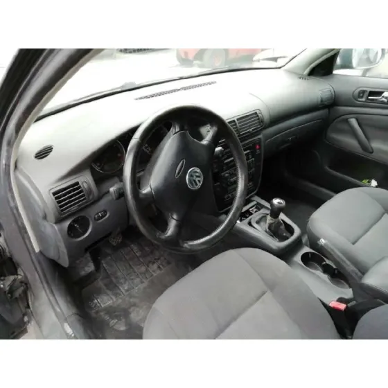 VOLKSWAGEN PASSAT BERLINA (3B3) '2004 * NEGRO