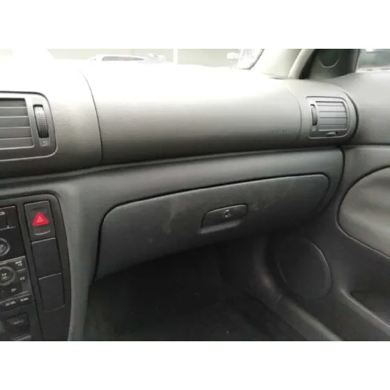 VOLKSWAGEN PASSAT BERLINA (3B3) '2004 * NEGRO