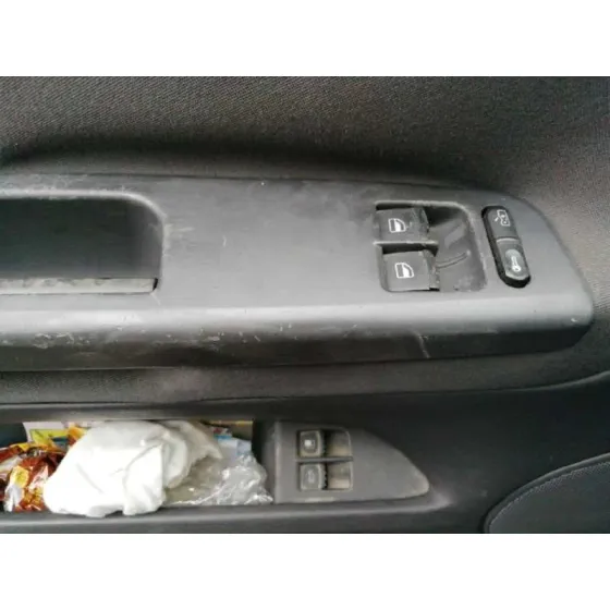 VOLKSWAGEN PASSAT BERLINA (3B3) '2004 * NEGRO