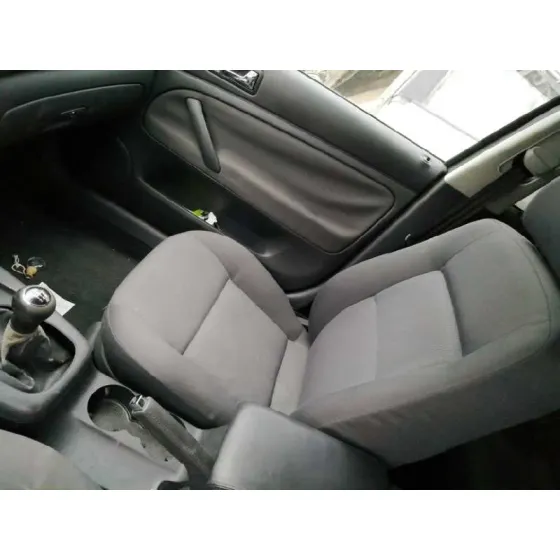 VOLKSWAGEN PASSAT BERLINA (3B3) '2004 * NEGRO