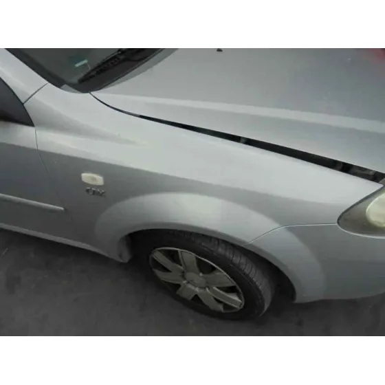 DAEWOO LACETTI '2005 CDX PLATA
