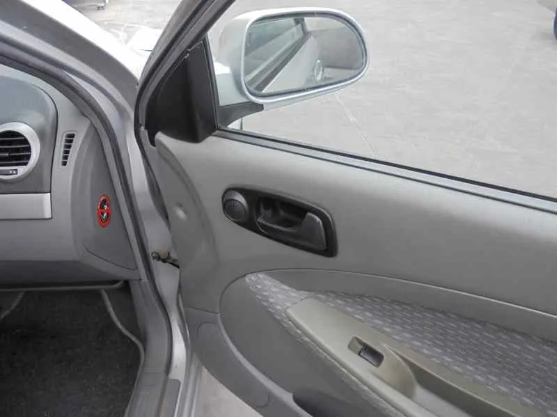 DAEWOO LACETTI '2005 CDX PLATA