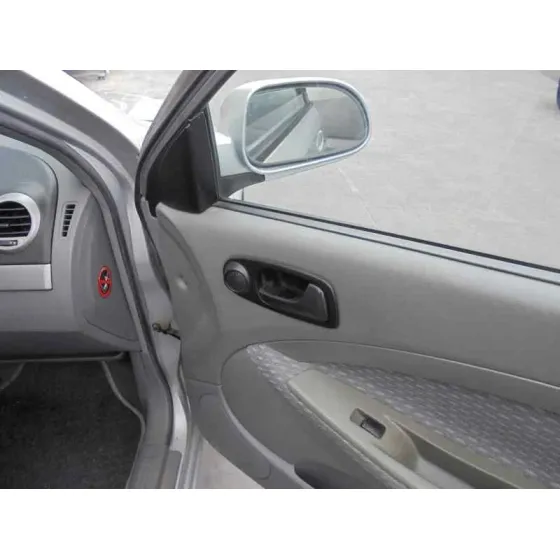 DAEWOO LACETTI '2005 CDX PLATA