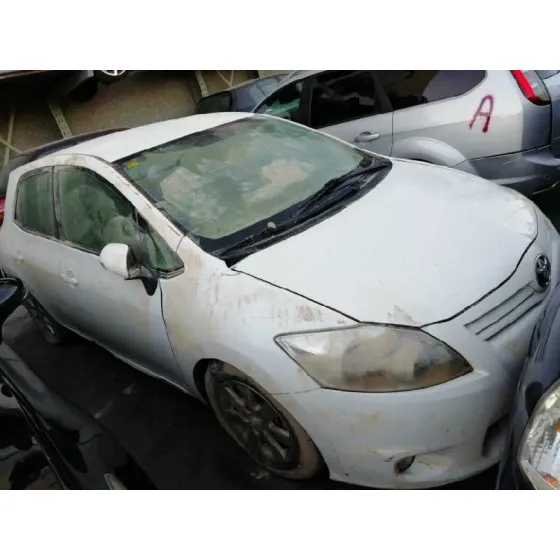TOYOTA AURIS '2012 ACTIVE BLANCO