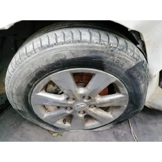 TOYOTA AURIS '2012 ACTIVE BLANCO