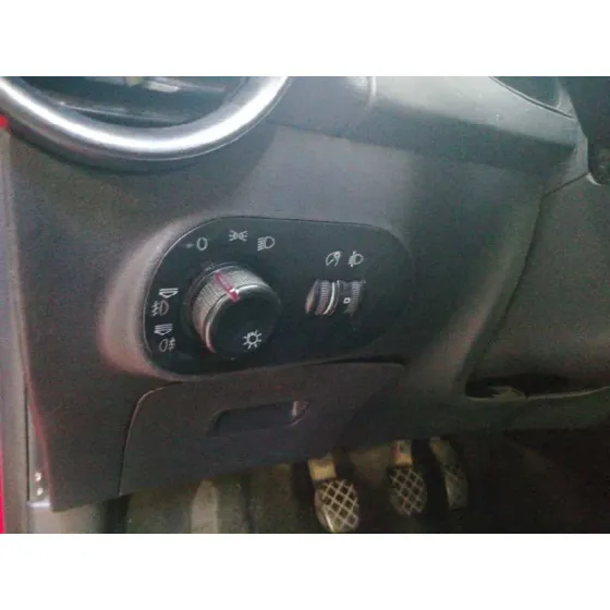SEAT IBIZA (6L1) '2006 REFERENCE ROJO