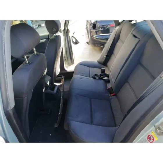 AUDI A4 BERLINA (8E) '2001 1.9 TDI (96KW) GRIS